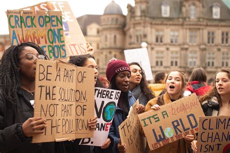 De 'I Am Greta'-beweging: Een globaal oproep voor klimaatactie dat jongeren wereldwijd mobiliseert