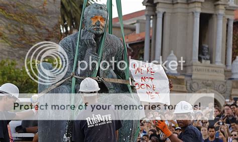 De Impact van de Rhodes Must Fall Protesten op het Apartheid Erfgoed van Zuid-Afrika: Een Kijkschrift naar Zubeida Jaffer's Rol